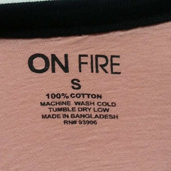 Causual T-Shirt Size S (Women) - Picture 3 of 3